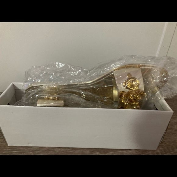 Sandals - Picture 3 of 4